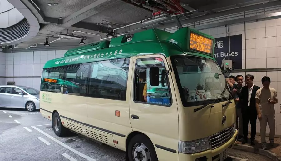 全港首部港產快速充電小巴於觀塘區營運