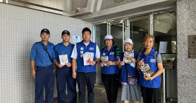 荃灣關愛隊協助消防人員進行防火教育