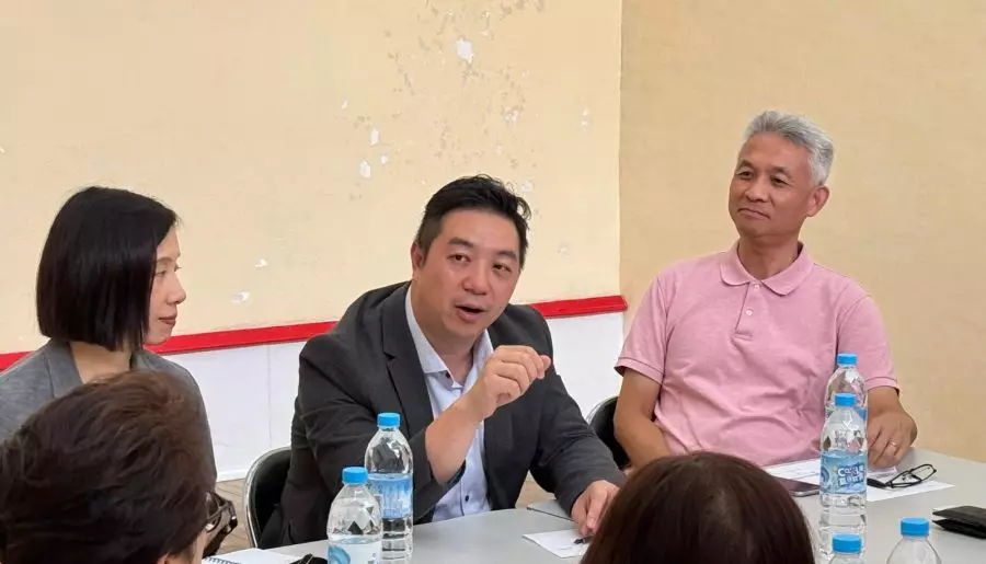 坐在辦公室都是不可能,見面溝通全是解決方法 (瑰麗新邨要求增設廚餘機)
