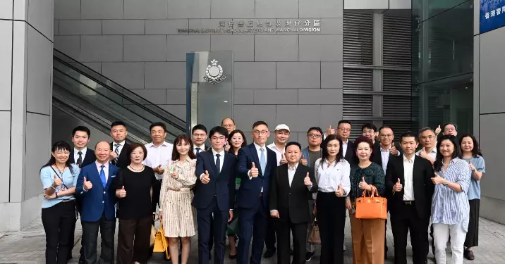 灣仔區撲滅罪行委員會到灣仔警署參觀