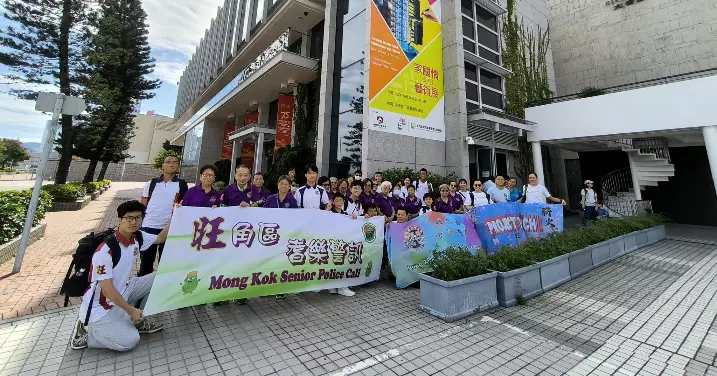 參觀「家國情微型藝術展」