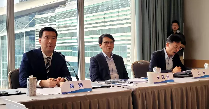 完善市場機制  鞏固國際金融中心地位