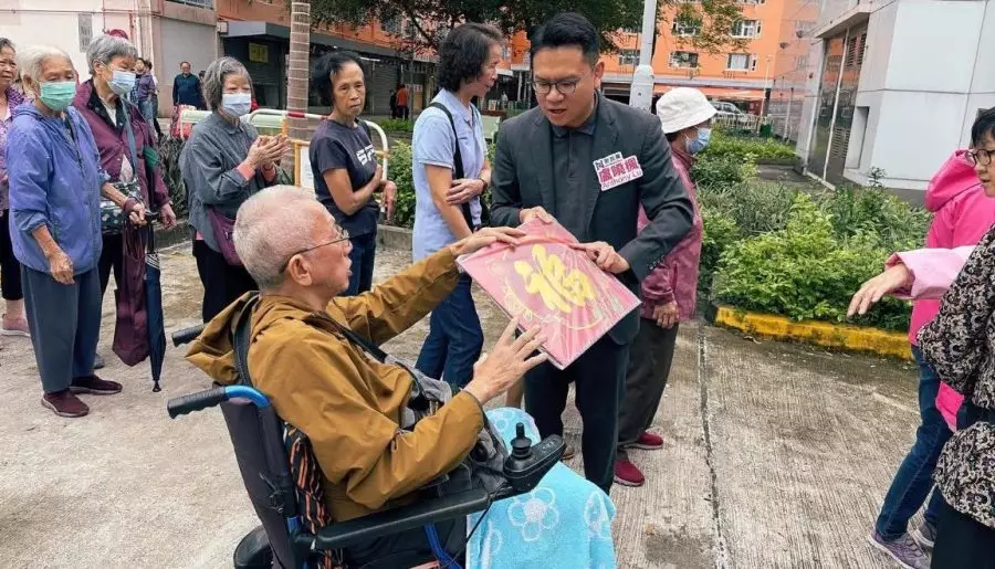 新民黨東區團隊｜為東區街坊贈送2025年月曆