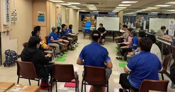 「油尖區耆樂警訊非洲鼓班」