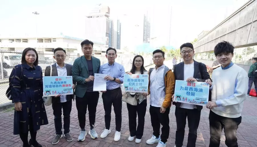 放寛使用海濱戶外或公共空間 • 美化長沙灣與大角咀海濱長廊與行人通道