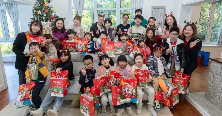 林定國：邀深水埗社區客廳小朋友到官邸聖誕派對 笑聲歡樂中提前慶祝聖誕
