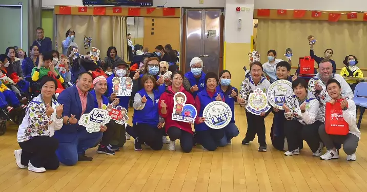 保良局陳百強伉儷青衣學校聖誕聯歡會