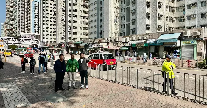 旺角警區與油尖旺區議會巡視社區 關注區內學校一帶交通問題