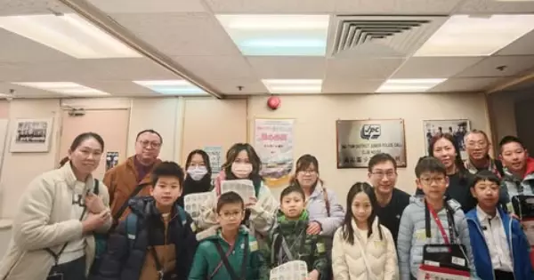 油尖區少年警訊 x 香港傷健協會賣旗活動