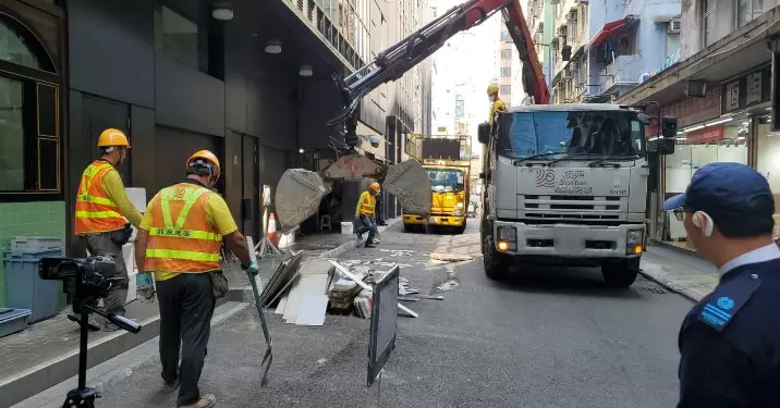 油尖旺跨部門處理建築廢料及店舖阻街問題