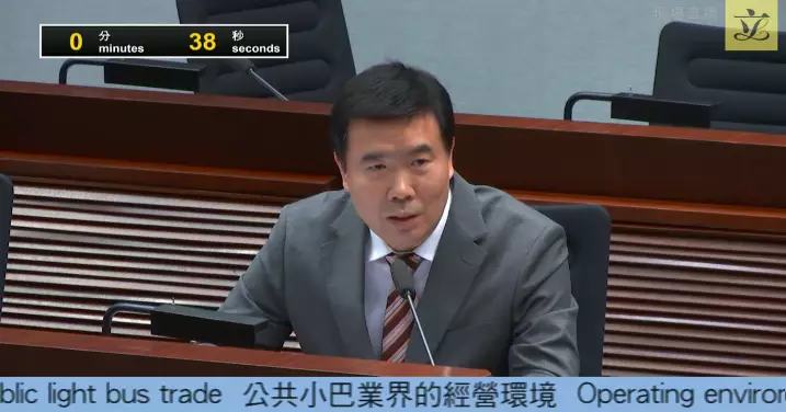 議員就改善公共小巴與優化道路設施建言