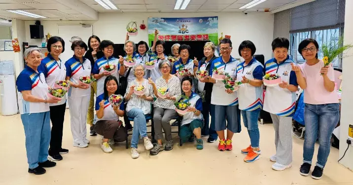 灣仔警區耆樂警訊母親節鮮花禮盒DIY活動