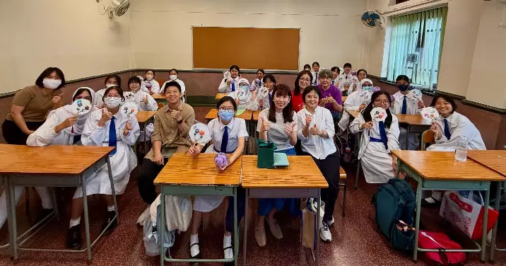 嘉諾撒聖瑪利書院 巧手製作卷花扇🪭體驗傳統工藝