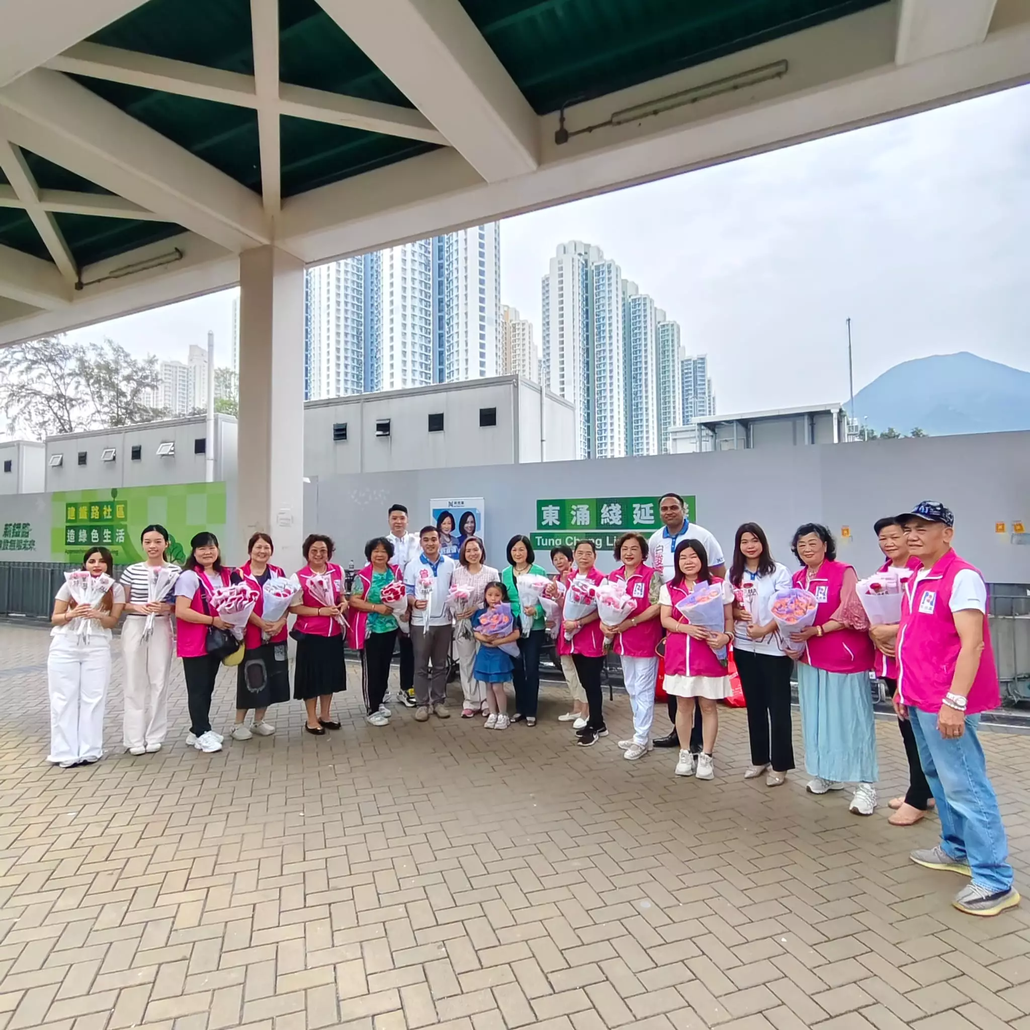 【新民黨離島服務團隊 • 派發母親節鮮花活動】