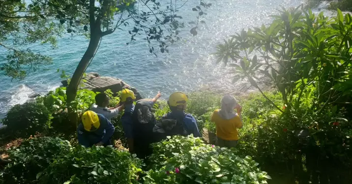西區警區|迷途別怕 — 警察助伯伯安全返家