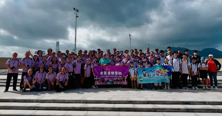 東區警區少年警訊與耆樂警訊攜手 探索昂船洲駐香港部隊展覽中心