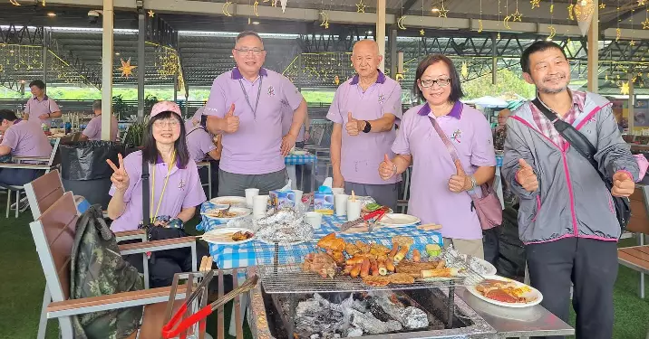 東區警區少年警訊與耆樂警訊齊聚西貢 親子BBQ活動慶祝父親節