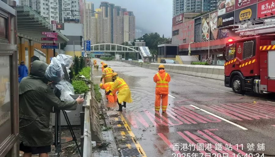 #韋帕襲港