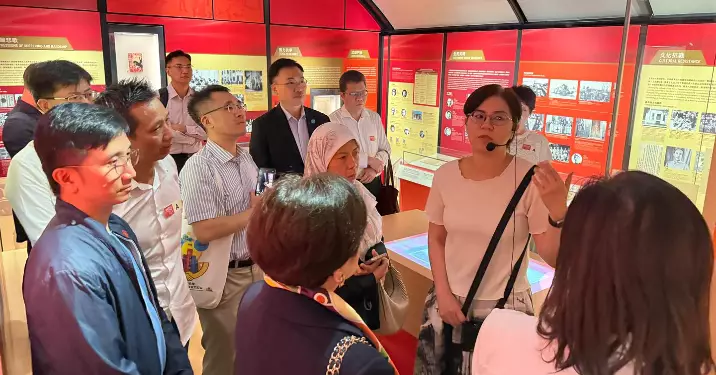 東區人士參觀粵港人民抗戰勝利八十周年展 緬懷先烈珍愛和平
