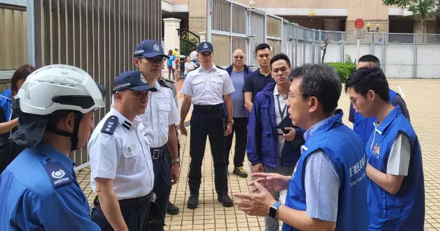 颱風樺加沙襲港 荃灣民政處全力準備風前及進行善後工作