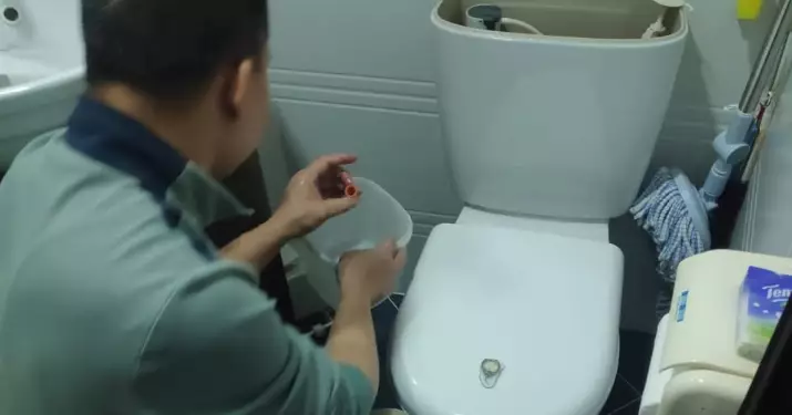 屯門區良景關愛隊助居民執修住所 義工與維修師傅協力解困