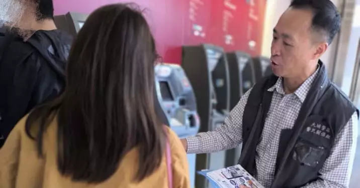 大埔警區街頭宣傳防罪 提醒市民防範常見詐騙並呼籲履行投票責任