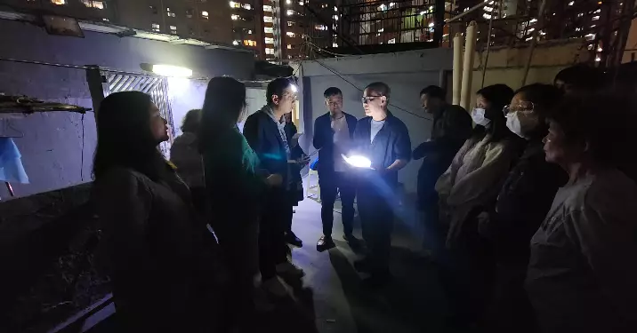 觀塘區議員走訪舊廈聽民聲 協助解決強制驗樓後民生難題