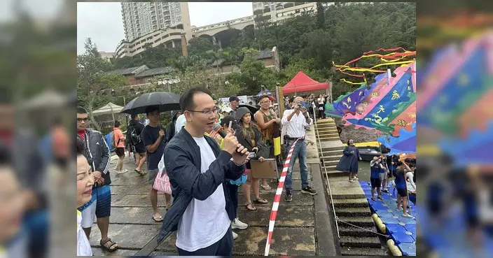 蕭煒忠聯同陳學鋒楊上進出席大潭篤龍舟賽 雨中競渡氣氛熾熱