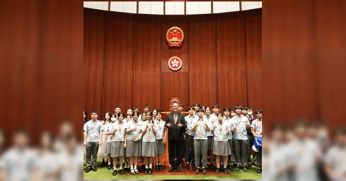 黃錦輝接待林大輝中學學生參觀立法會 分享求學經歷與議會工作