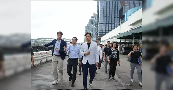 鄭泳舜與何俊賢等跨部門視察九龍西海濱 促提升暢達性