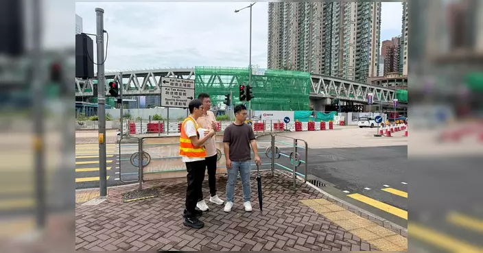 林博實地視察路面積水情況 促加強清淤改善排水