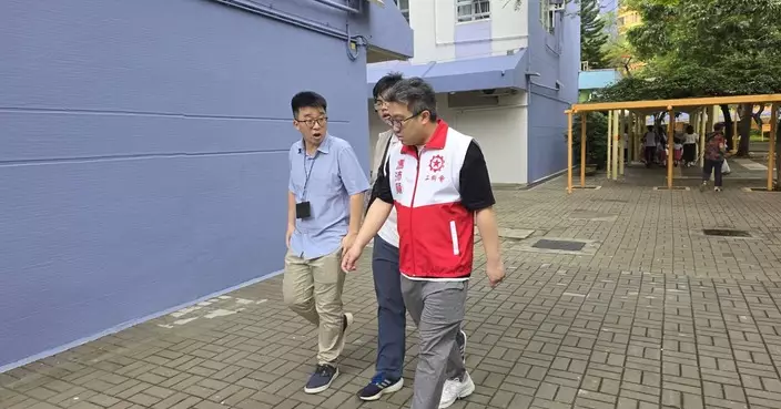 屯門區議員馮沛賢跟進蚊患及餵飼野鳥問題 約見房屋署視察