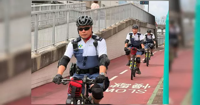 屯門警區單車巡邏小隊連日出動 宣傳單車安全