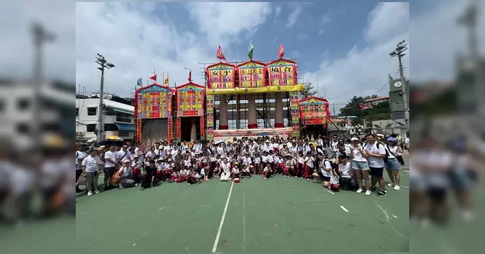 林博首度參與長洲太平清醮 感受傳統文化熱鬧氣氛