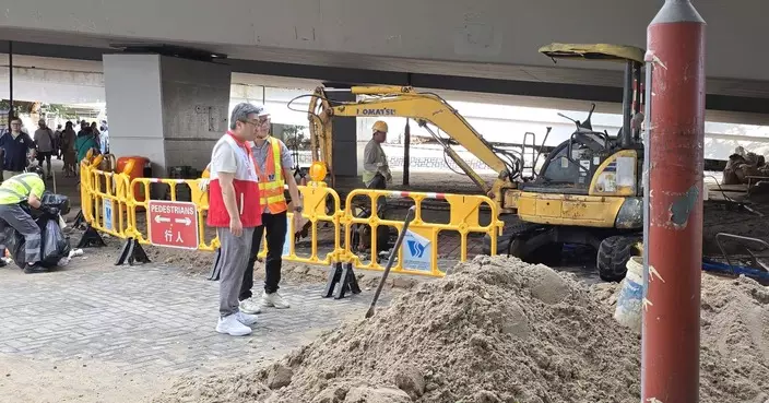 杯渡橋底鹹水管爆裂 馮沛賢現場視察促加快搶修