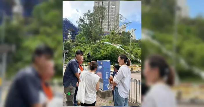 郭慧敏到訪大窩口道公屋地盤 了解山坡維修進度