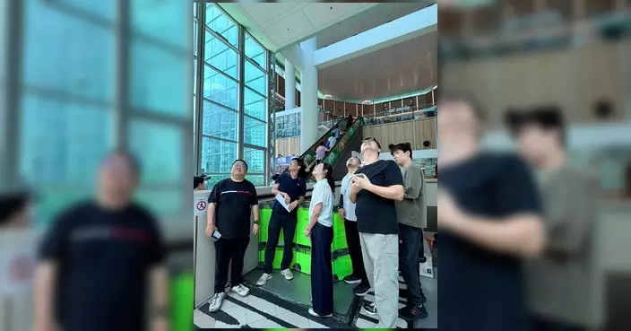 吳任豐聯同袁潤洪及鄒雪欽約見管理公司 反映石籬商場設施問題
