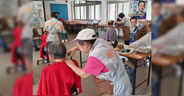 柯創盛聯同關愛隊為長者提供免費義剪服務