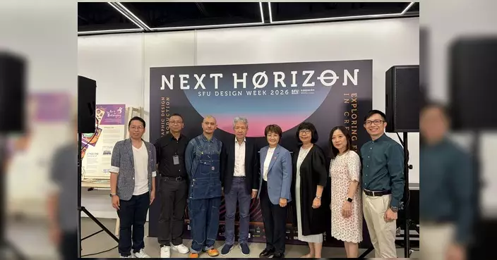 方國珊出席聖方濟各大學設計周 讚賞學生創意作品