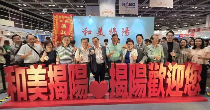 黃遠康參與第5屆香港潮州節 購入特色咸菜撐「格忌冷」