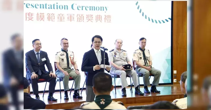 陳克勤出席童軍模範頒獎禮 見證三位青年獲殊榮