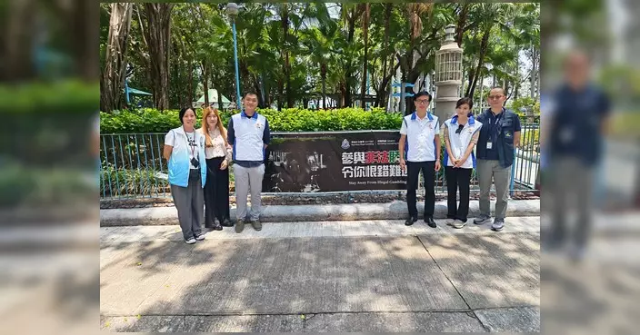 世界盃開鑼在即 港島警區懸掛橫額籲勿非法賭博