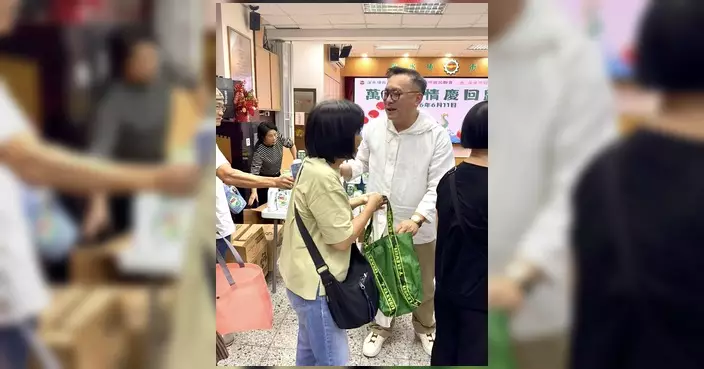 黃俊雄深水埗派發端午粽 為長者送上節日祝福
