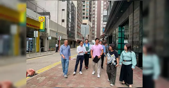穆家駿聯同路政署渠務署視察銅鑼灣信德街 防範水浸風險