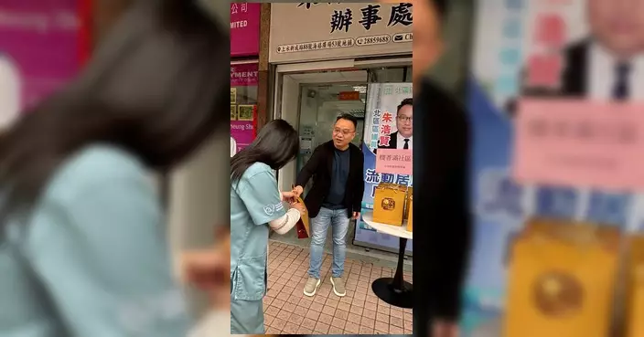 朱浩賢再派端午糭 走遍石湖墟大廈送暖
