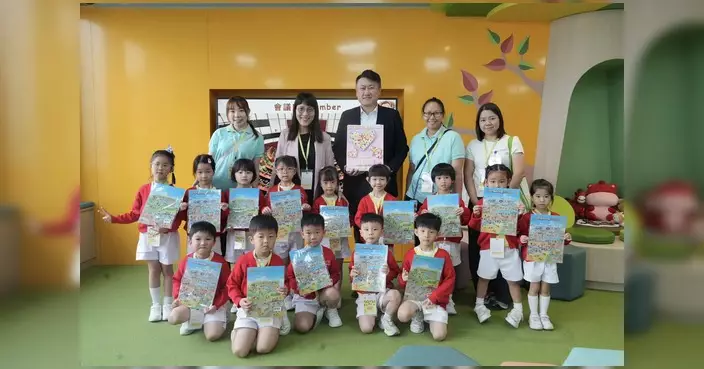 姚銘立法會接待幼稚園學生 暢談議員工作日常