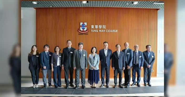 鄧飛訪東華學院 參觀VR中心及護理實驗室