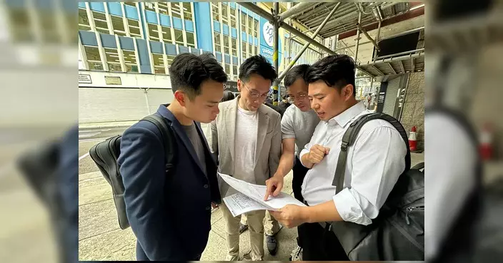葉亦楠聯同施永泰視察停車場工程 跟進區內違泊及交通隱患