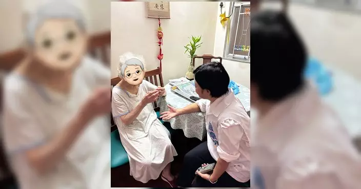 曾卓兒聯同丹拿關愛隊家訪送暖 聆聽街坊訴求
