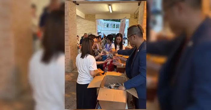 家維關愛隊紅磡邨辦派粽活動 街坊讚窩心有人情味